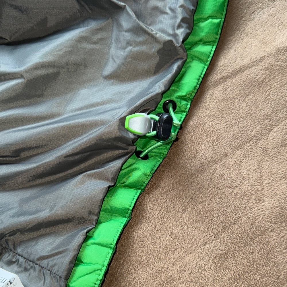 L.L. Bean Vibrant Green Quilted Vest - Picture 5 of 7